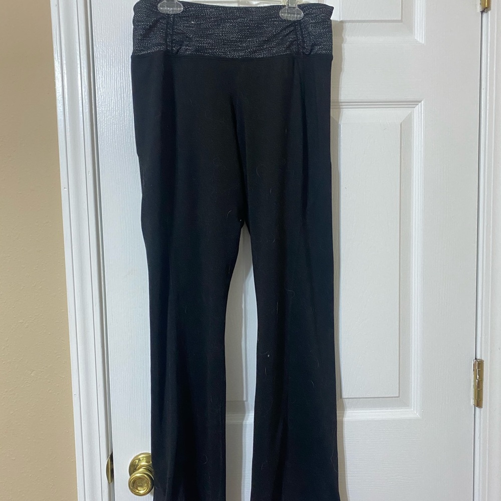 Yoga pants from Spain with zipper pocket